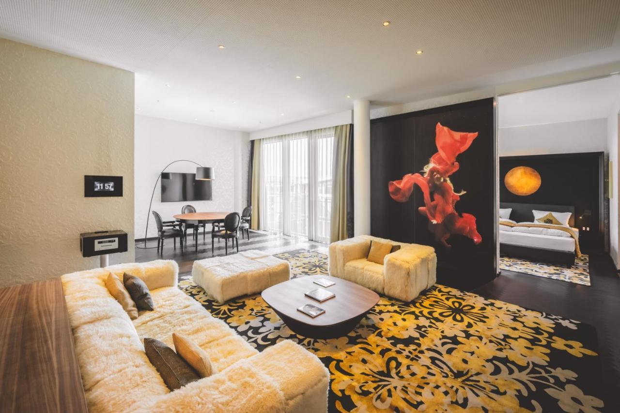 Kameha Grand Bonn Bona Exterior foto A suite at the Mandarin Oriental, Munich