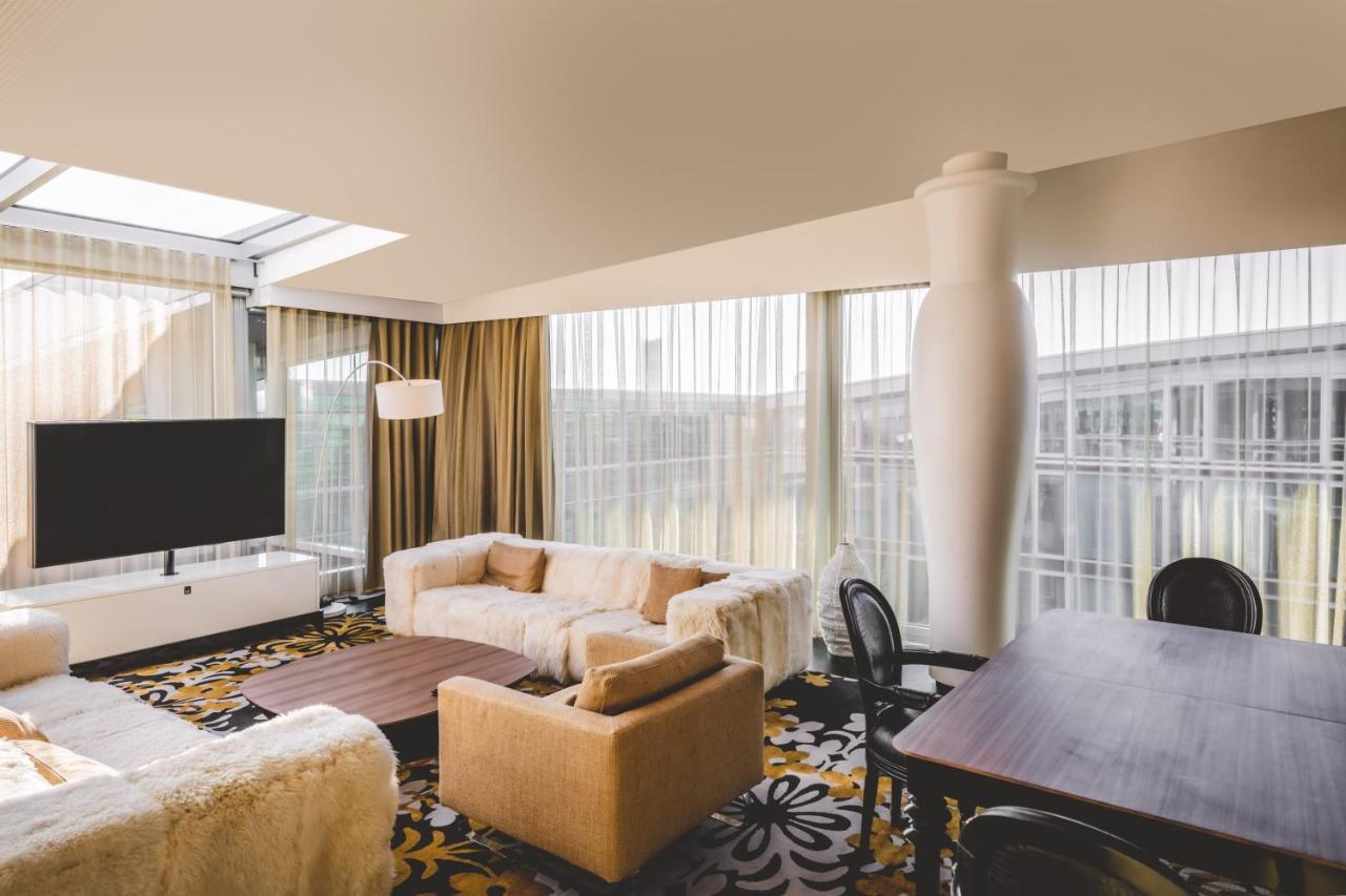 Kameha Grand Bonn Bona Exterior foto Suite at the hotel