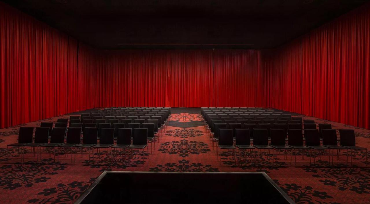 Kameha Grand Bonn Bona Exterior foto The interior of the 1930s-built cinema