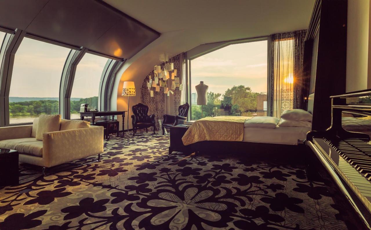 Kameha Grand Bonn Bona Exterior foto A suite at the Mandarin Oriental, Munich