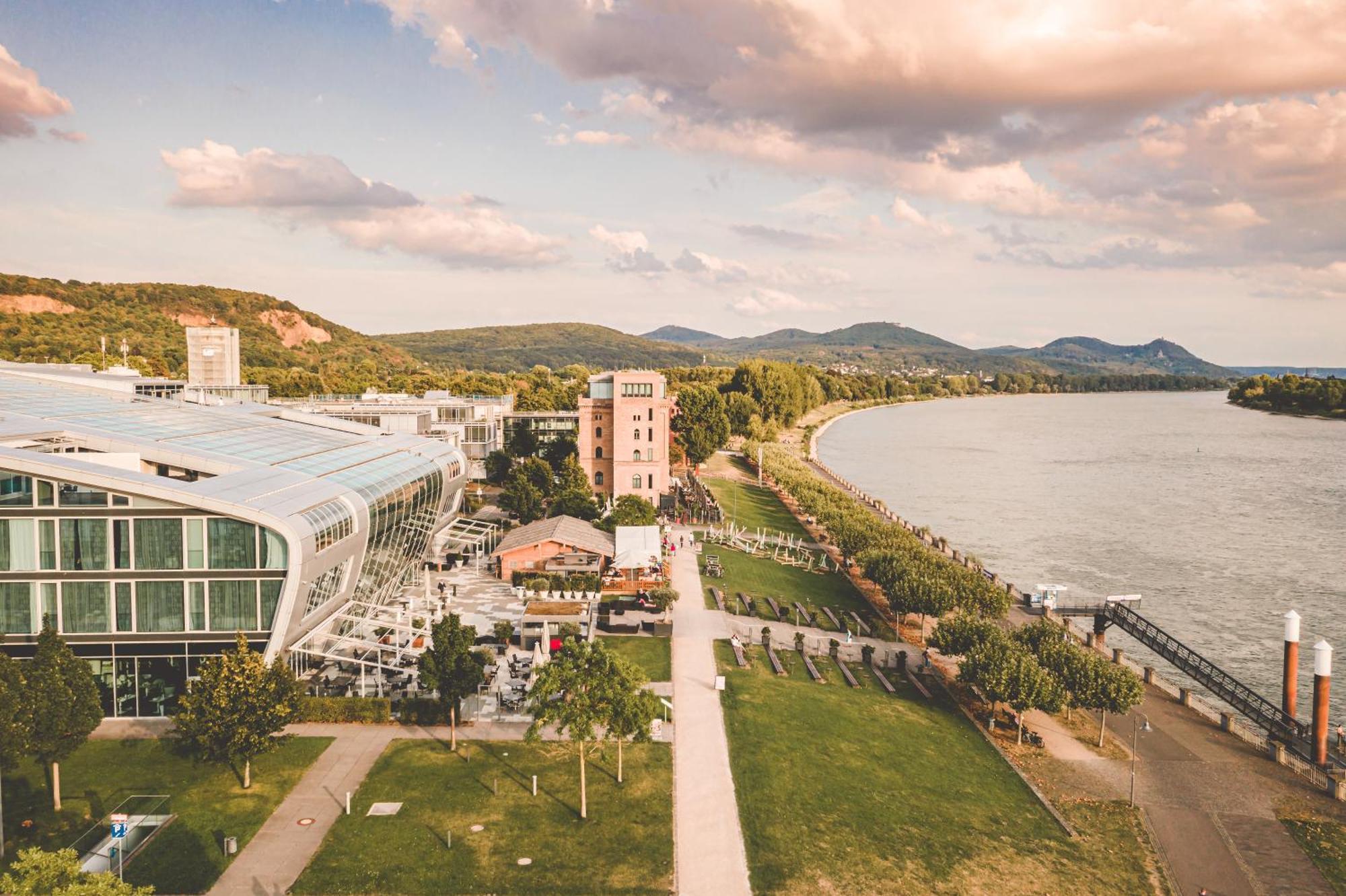 Kameha Grand Bonn Bona Exterior foto Campus of the University of Applied Sciences Rhine-Main