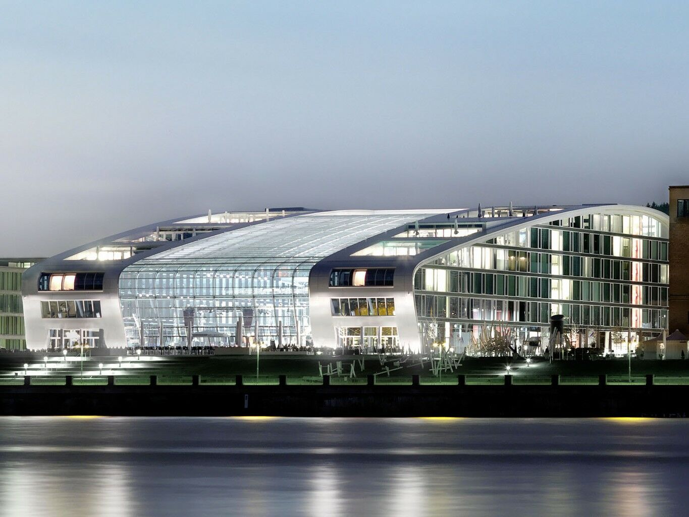 Kameha Grand Bonn Bona Exterior foto The building of the University of Applied Sciences and Medical University of Vienna