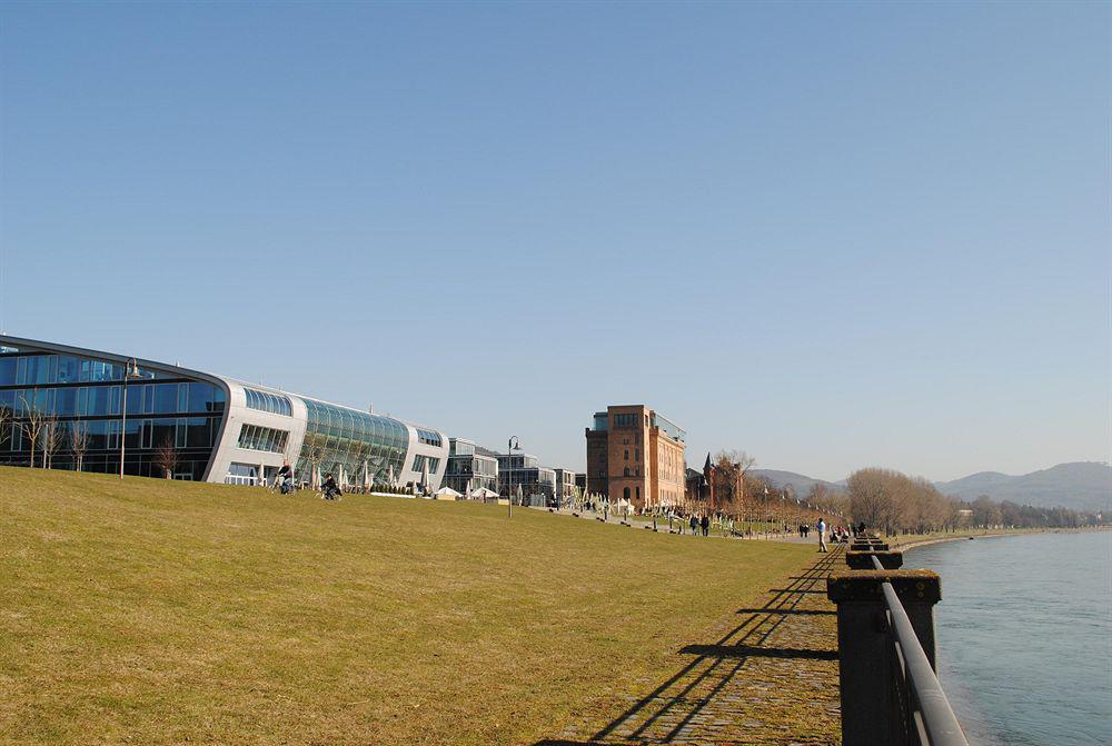 Kameha Grand Bonn Bona Exterior foto The campus of the University of Konstanz